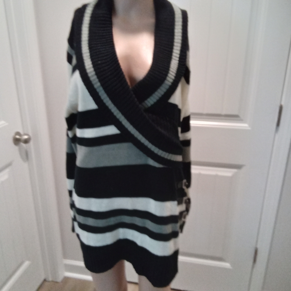 2-$10... Jennifer Lauren Sz 2XL Shawl Collar Striped Black & White Sweater Dress